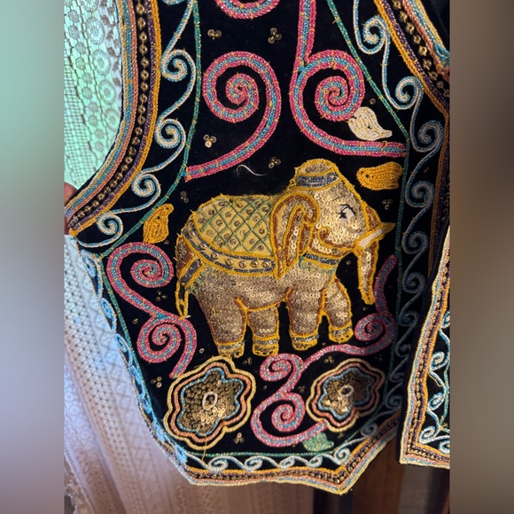 VTG Carol Horn Embroidered Vest - Picture 4 of 7